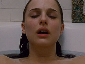 Natalie Portman bath masturbation scene, Black Swan (2010)