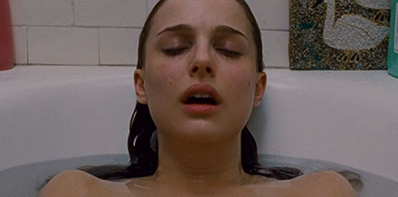 Natalie Portman bath masturbation scene, Black Swan (2010)