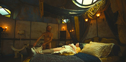 Emma Stone nude sex scene in Poor Things (2023) sc04