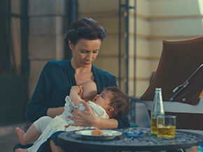 Maria Katsarova breastfeeding in Trust Game (2023)