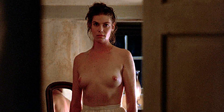 Nude Kelly McGillis in Witness (1985)