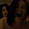 Margaret Qualley, Aubrey Plaza lesbo sex 02 in Honey Don't (2025)